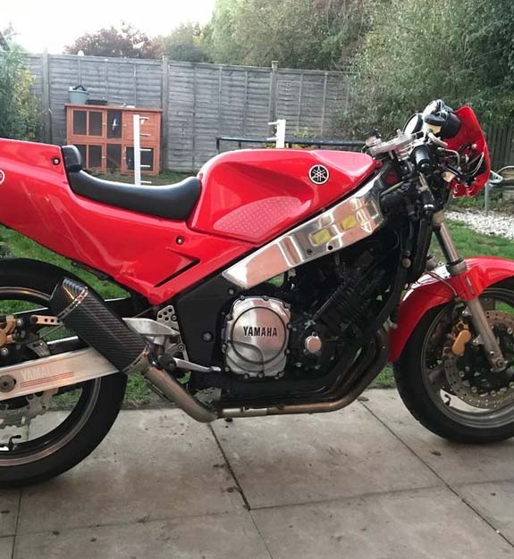 FZR1000 cafe
